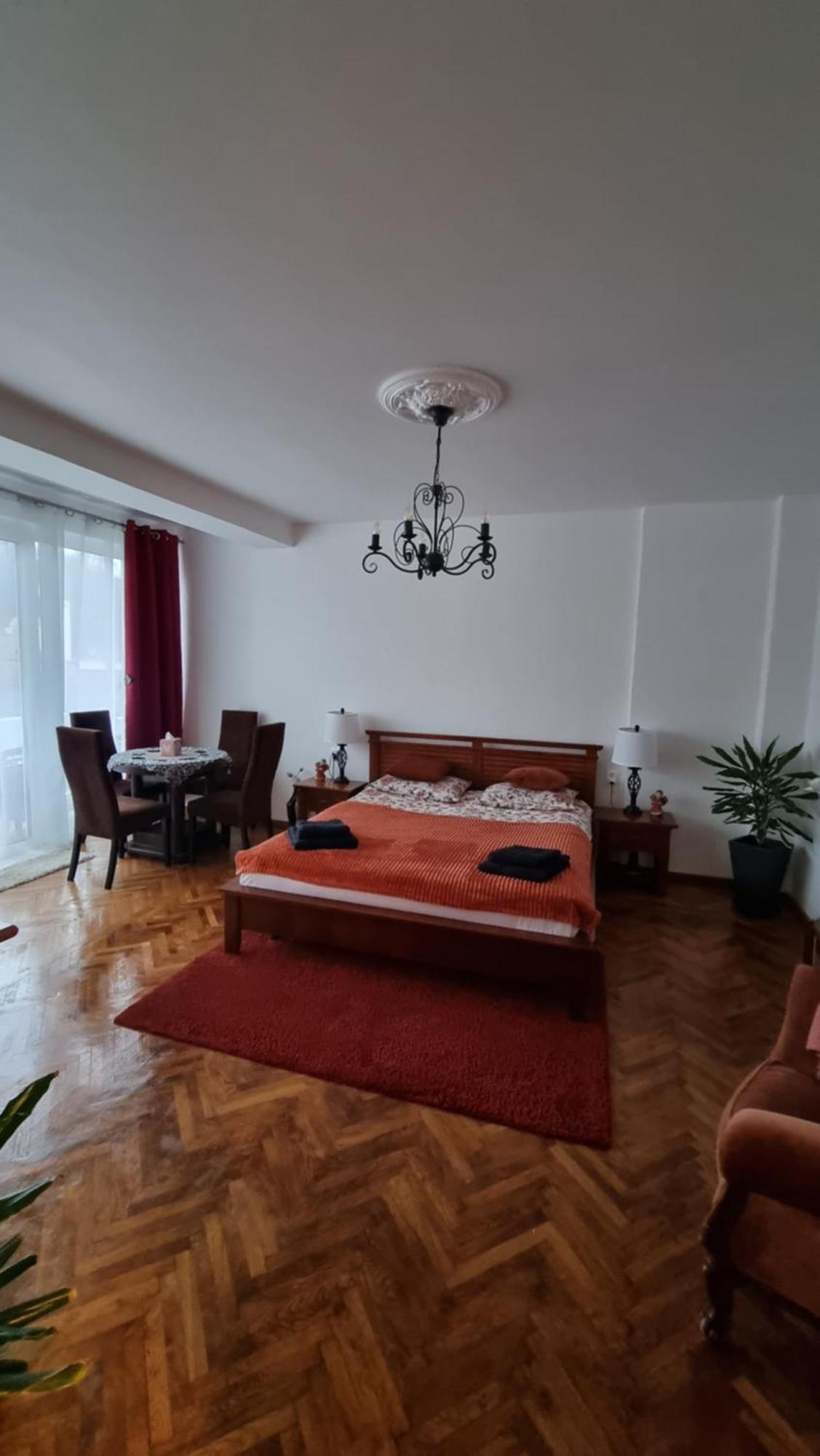 Toma Boutique Appartement Braşov Buitenkant foto