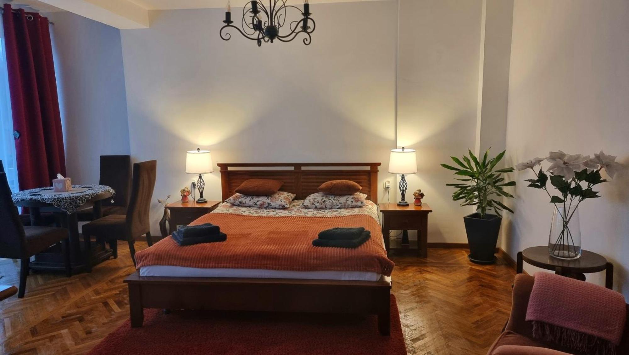 Toma Boutique Appartement Braşov Buitenkant foto