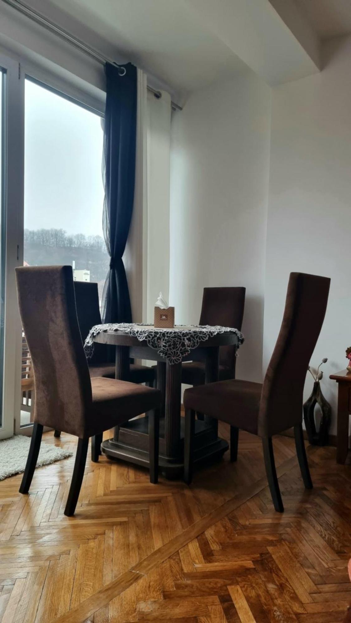 Toma Boutique Appartement Braşov Buitenkant foto
