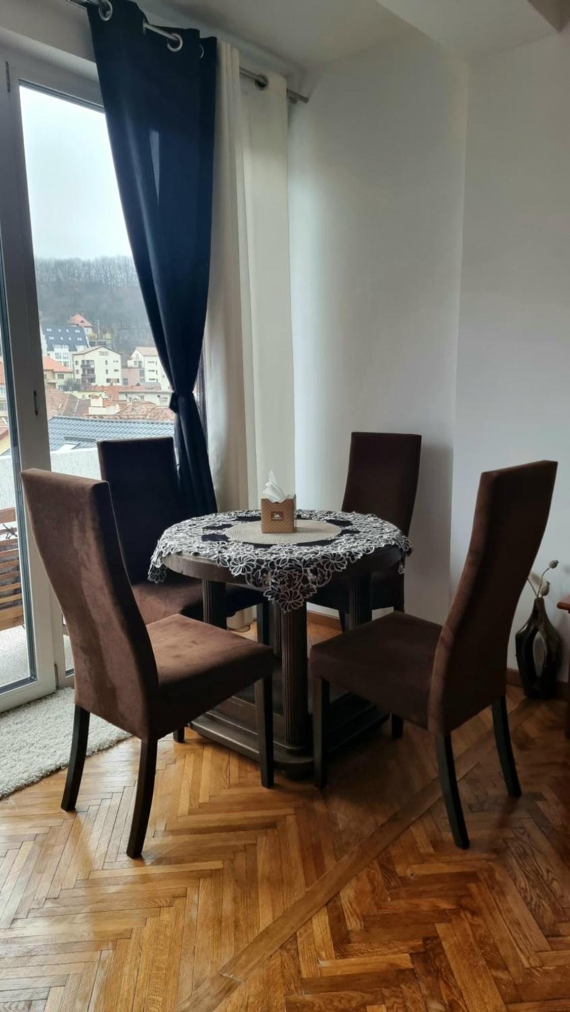 Toma Boutique Appartement Braşov Buitenkant foto