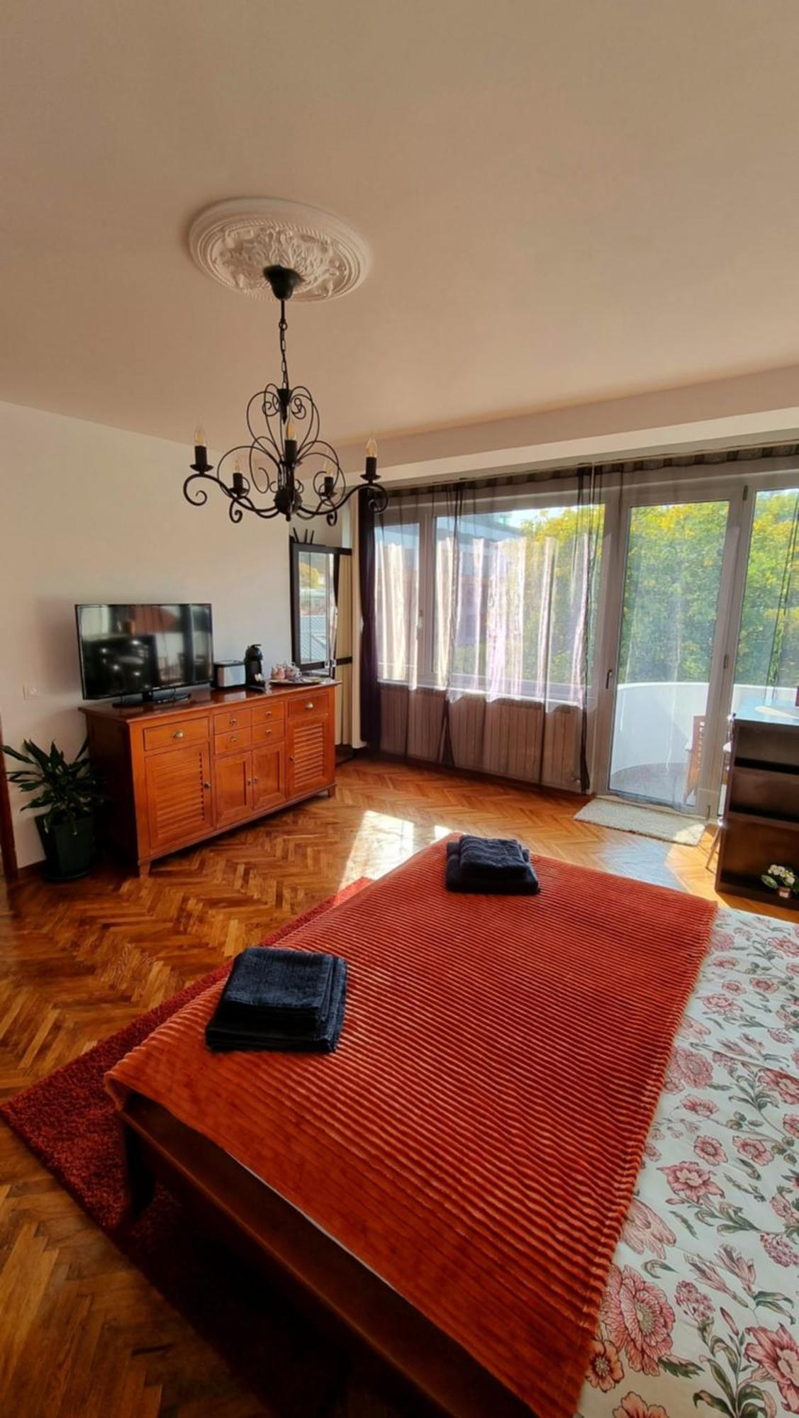 Toma Boutique Appartement Braşov Buitenkant foto