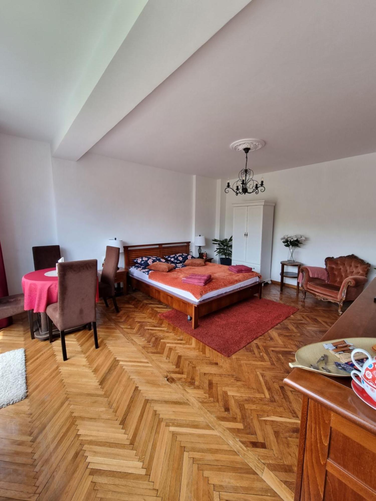 Toma Boutique Appartement Braşov Buitenkant foto